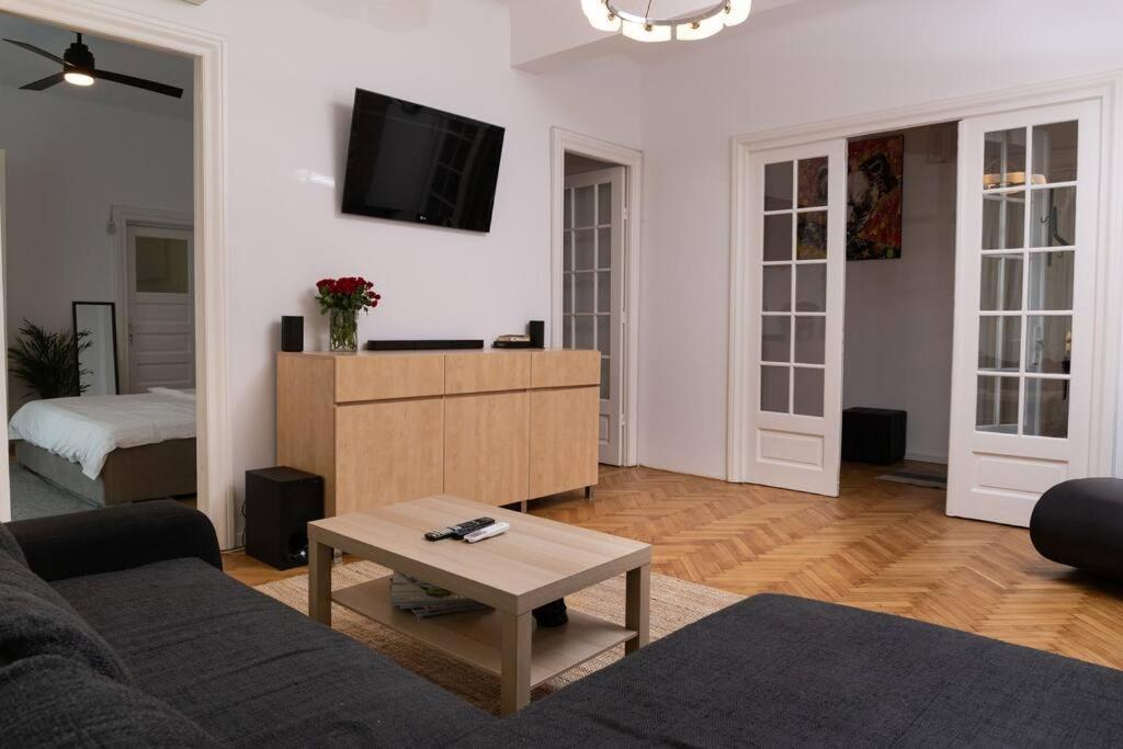 Color Aparments Coposu Blv Apartment Bucharest Exterior photo